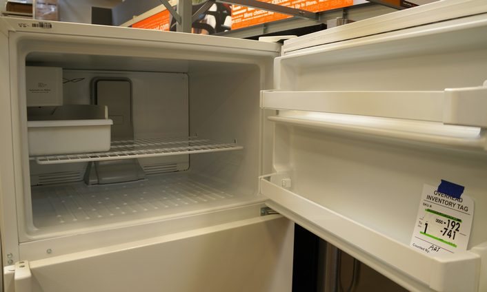 The freezer has 6.2 cu. ft of capacity.